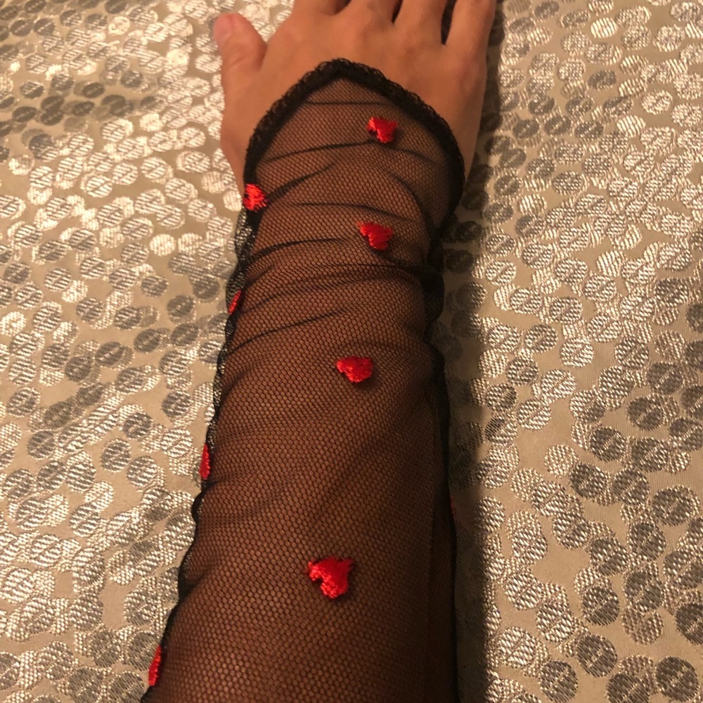 NWOT FINGERLESS FISHNET GLOVES